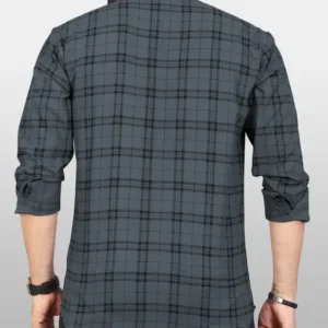 Men Regular Fit Checkered Spread Collar Casual Shirt